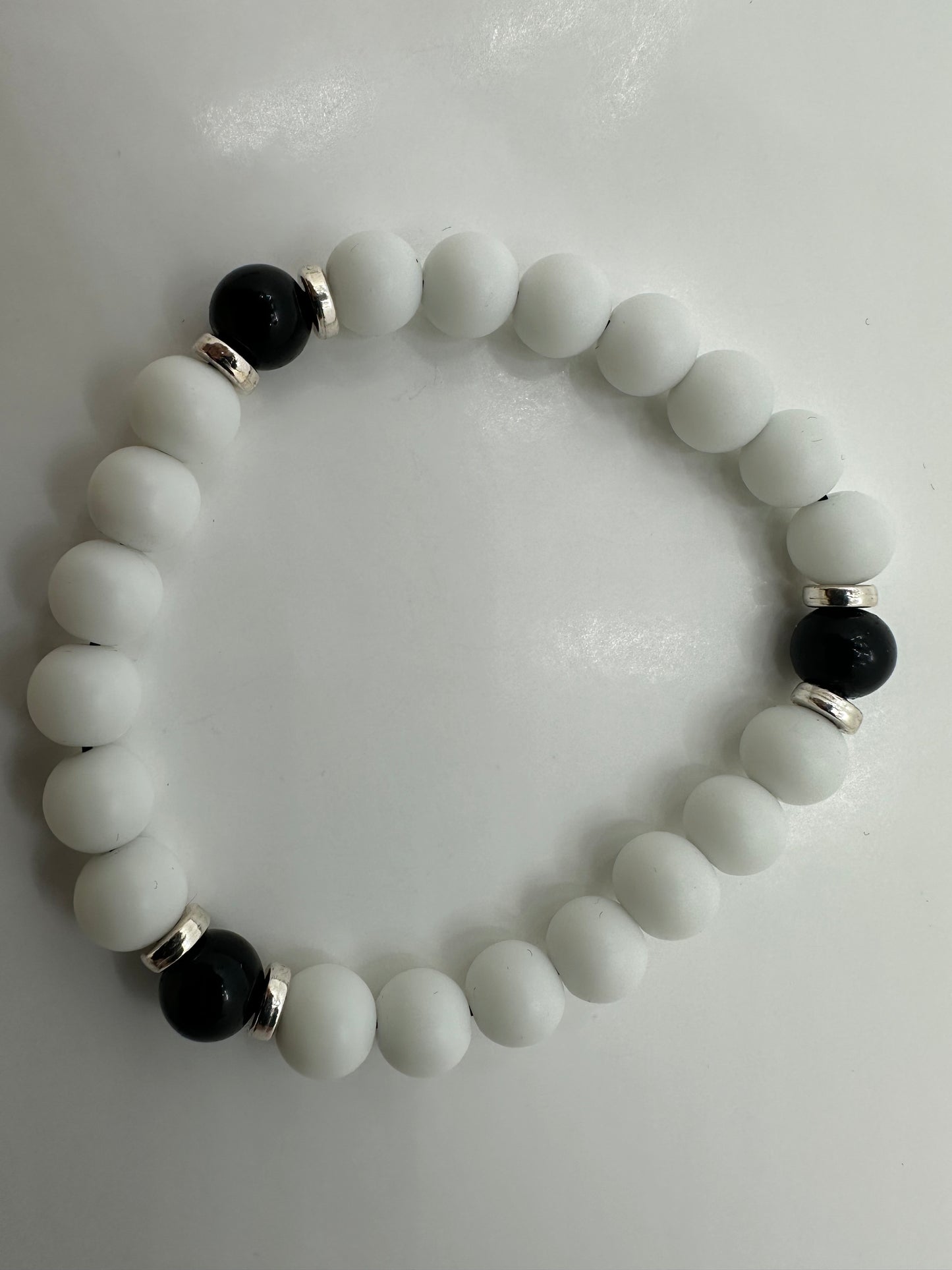 White Agate and Black Onyx Gemstone Bracelet Size 7.25 in.