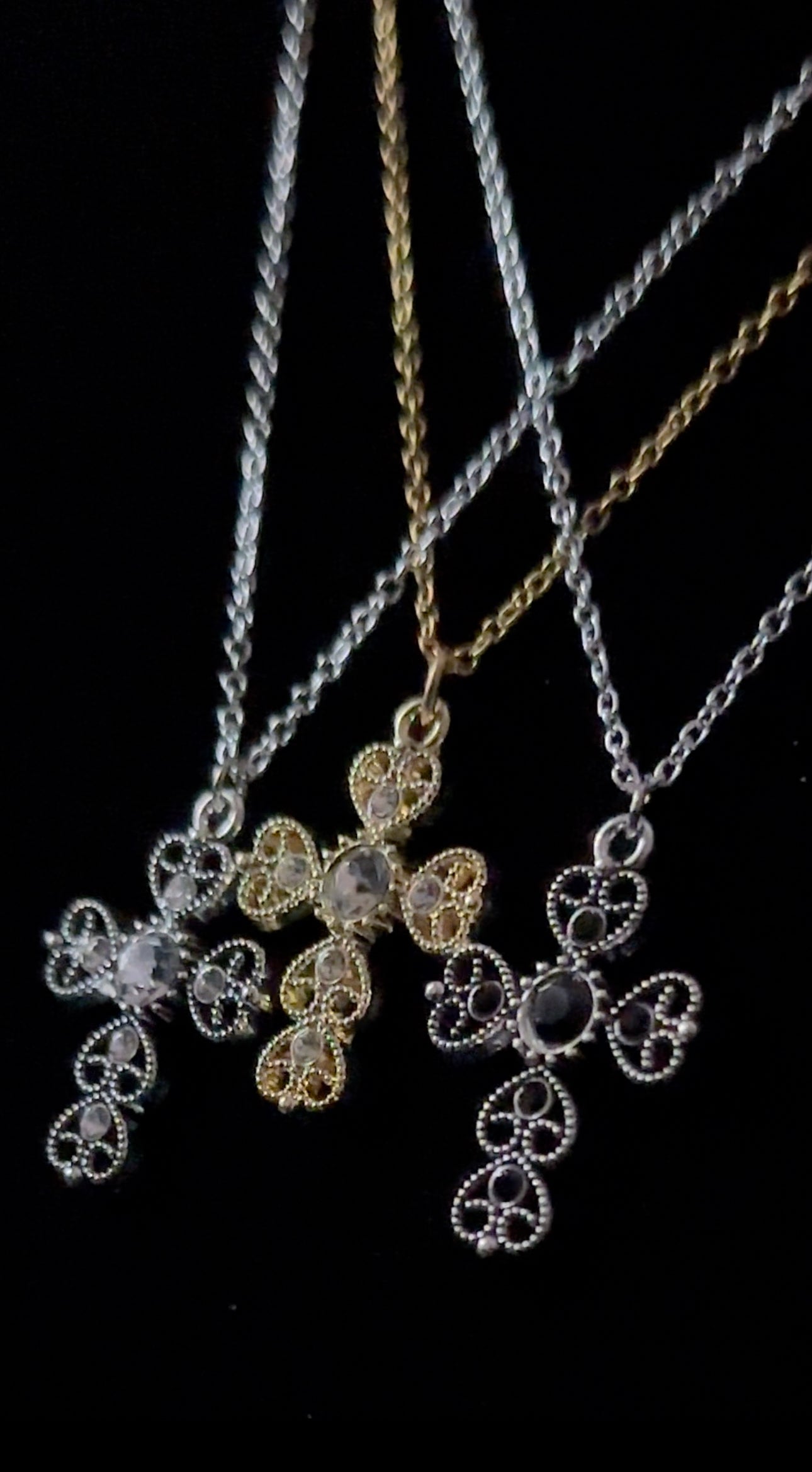Decorative Cross Pendant Necklace