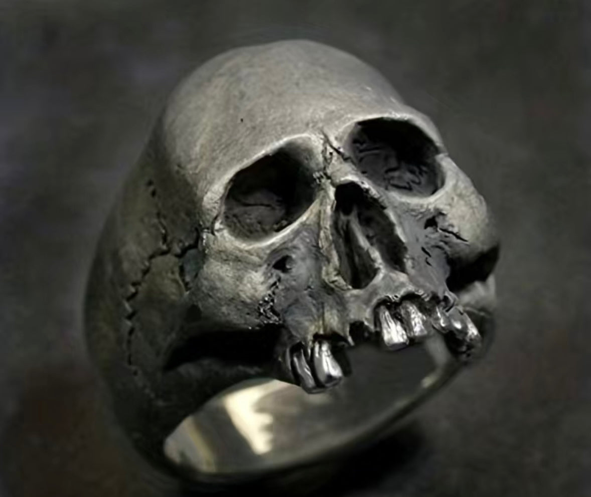 Sick skull ring