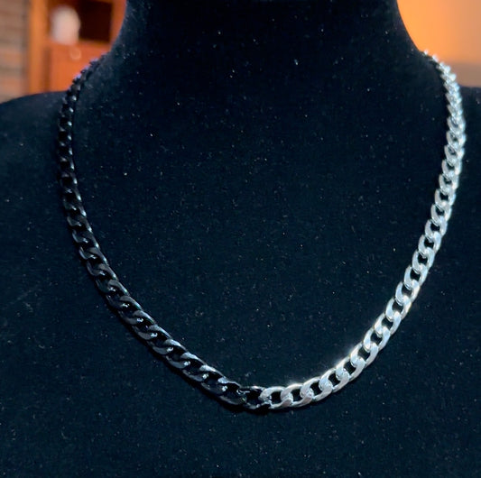18 inch Black/Silver Necklace