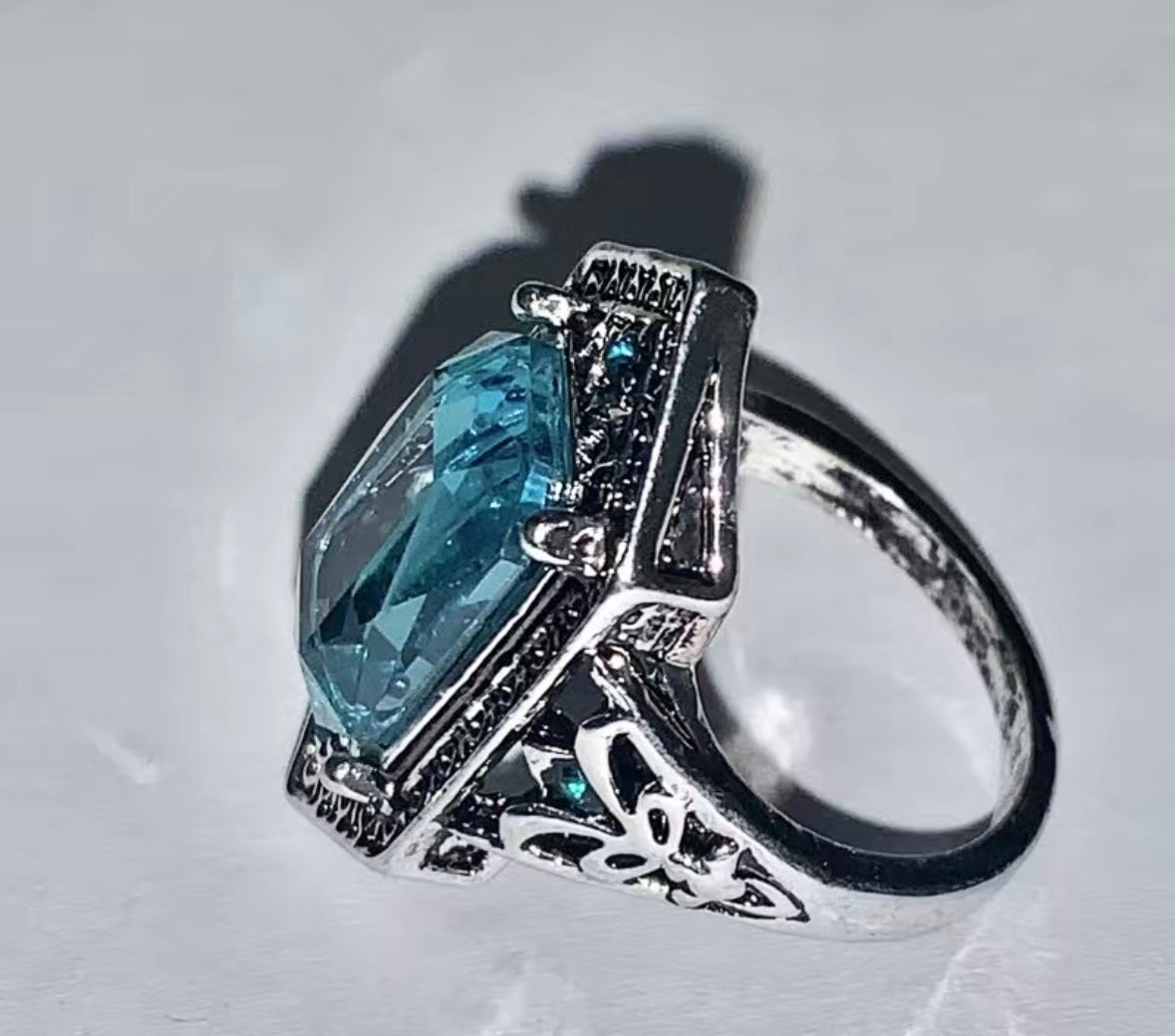 Lovely Blue Jewel Ring